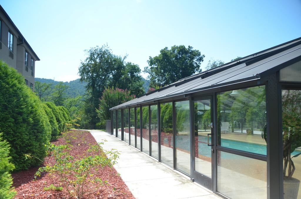 Smoky Mountain Inn & Suites Cherokee Exterior photo
