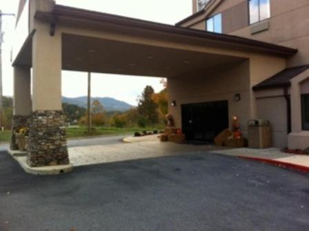 Smoky Mountain Inn & Suites Cherokee Exterior photo